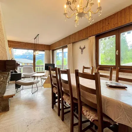 With Terrace 80 M Combloux